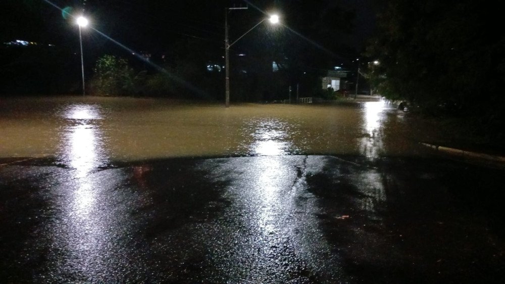Rio Itajaí-Açu em Rio do Sul atinge 7,46 metros e cidade registra a quarta enchente do ano