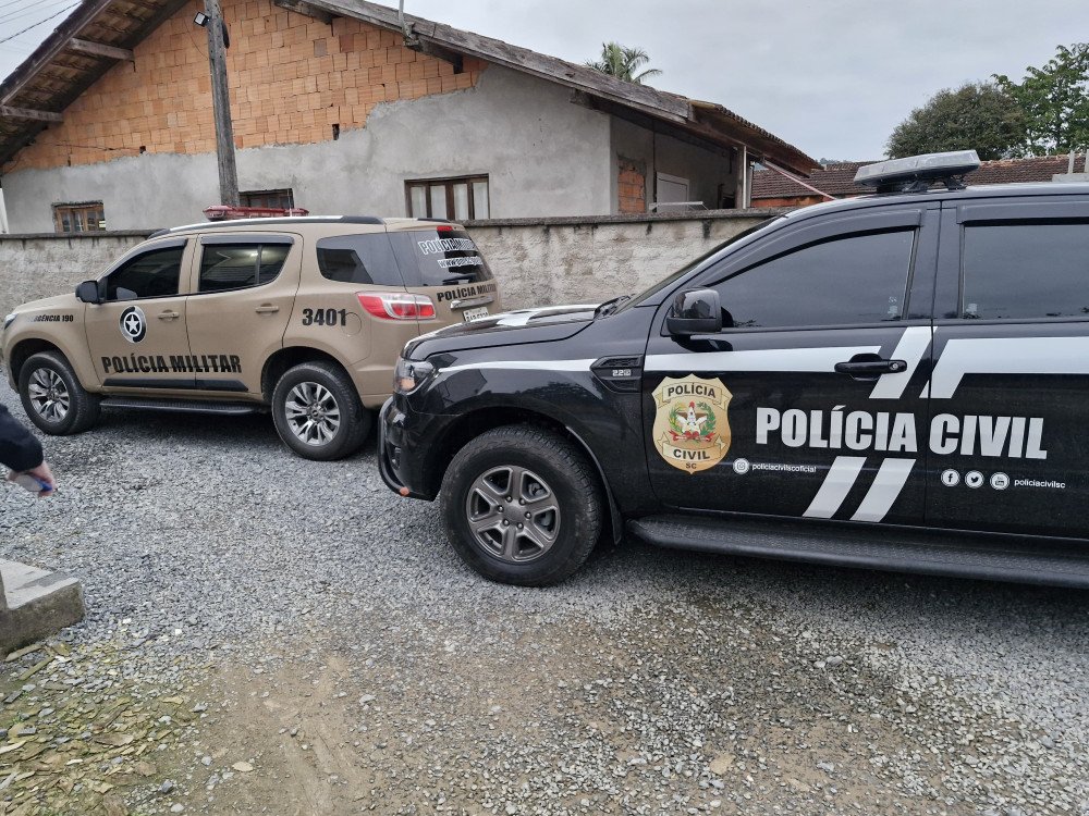 Duas pessoas são presas em operação conjunta entre Polícia Militar e Civil em Gaspar