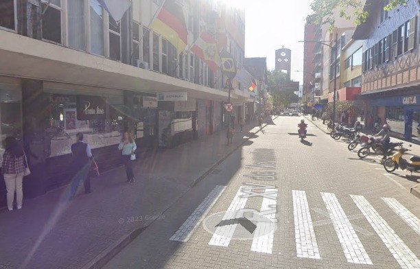 Rua no Centro de Blumenau ficará em meia pista durante esta semana; saiba mais