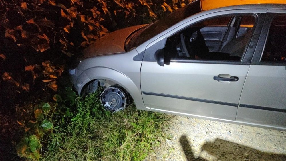Jovem furta carro, coloca vidas em risco durante perseguição e acaba preso em Blumenau
