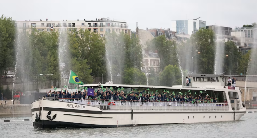 Paris abre Olimpíada com inédita cerimônia a céu aberto