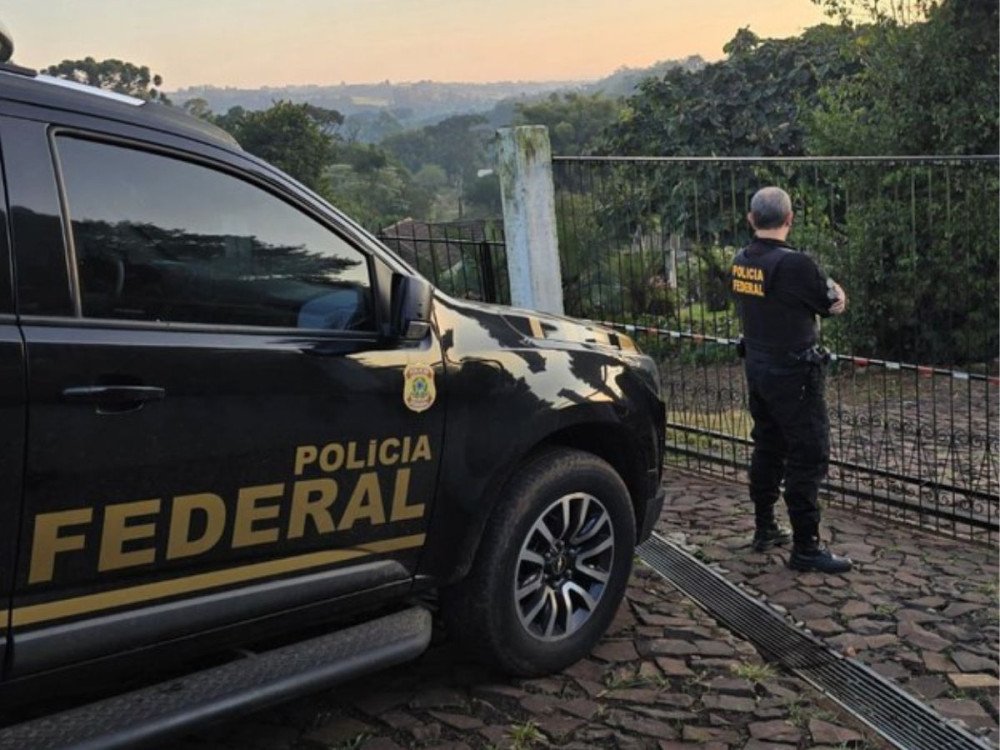 PF prende suspeito de cometer abuso sexual infantojuvenil pela internet em SC