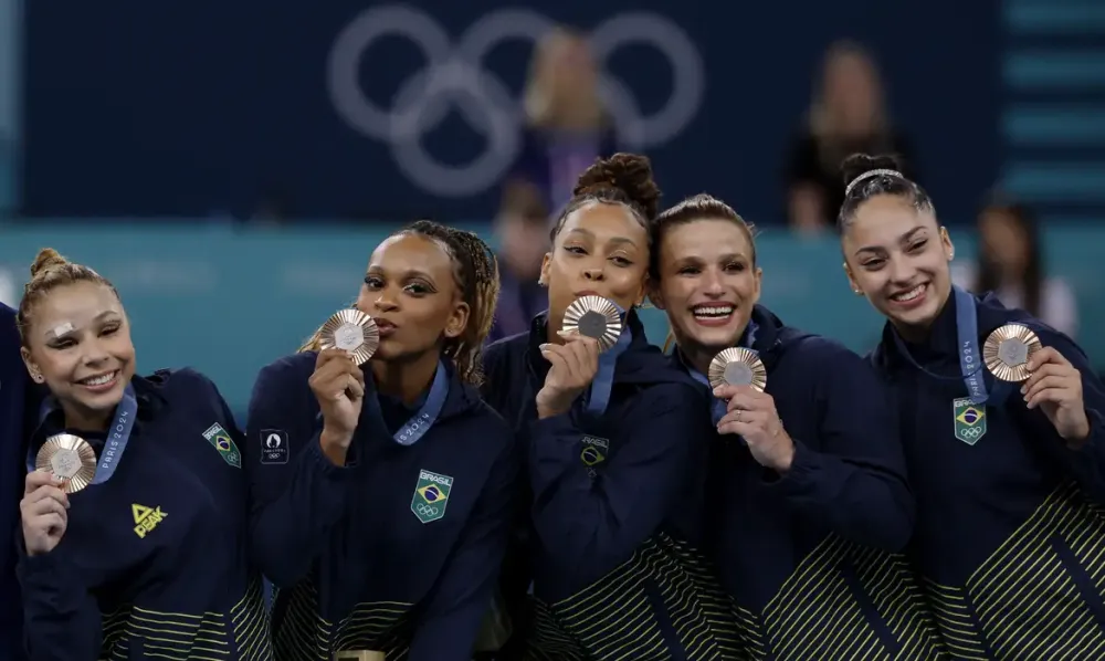 Histórico: equipe feminina conquista bronze na ginástica artística em Paris