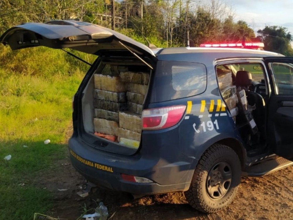 Cerca de meia tonelada de maconha é encontrada pela PRF em Iraceminha