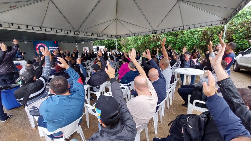 Trabalhadores do transporte coletivo de Blumenau aprovam proposta e dão fim ao estado de greve