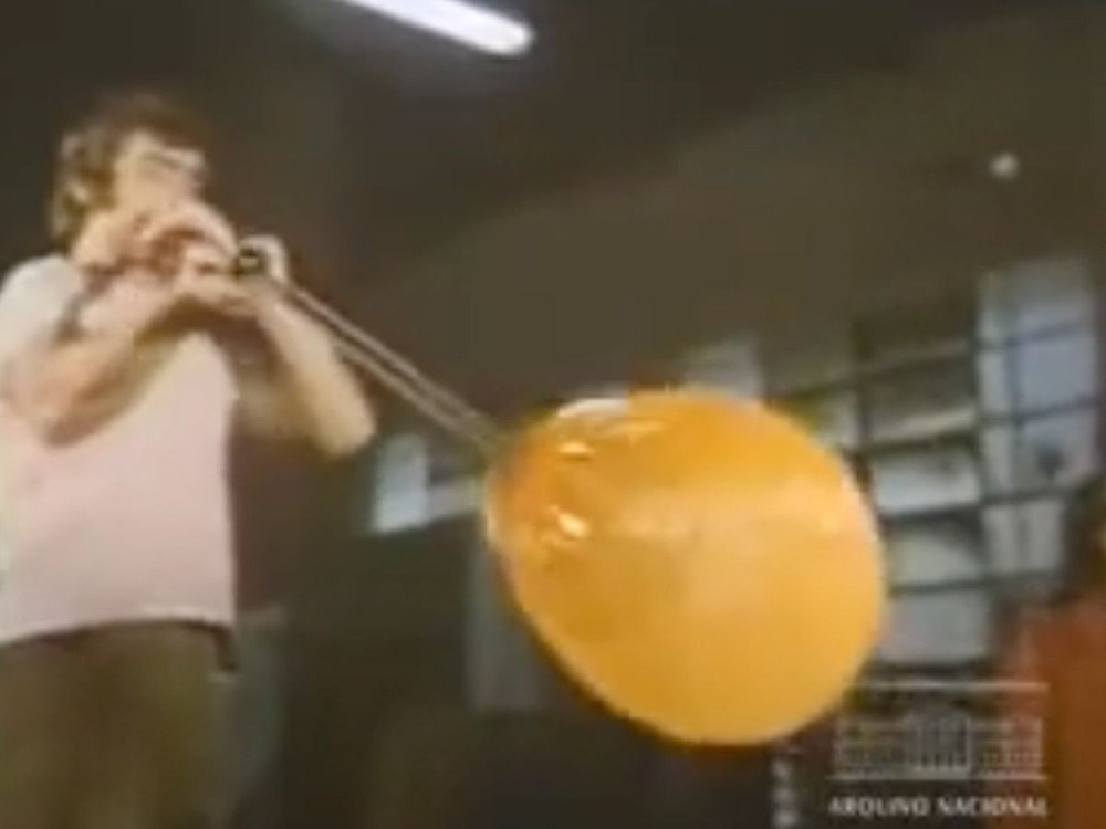 Hora de relembrar! Vídeo mostra produção de cristais em Blumenau na década de 70