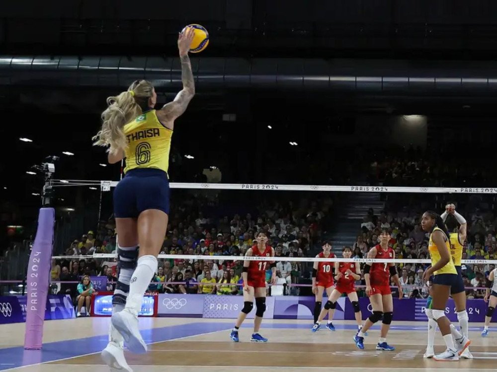 Paris 2024: Brasil vence Japão por 3 a 0 no vôlei feminino