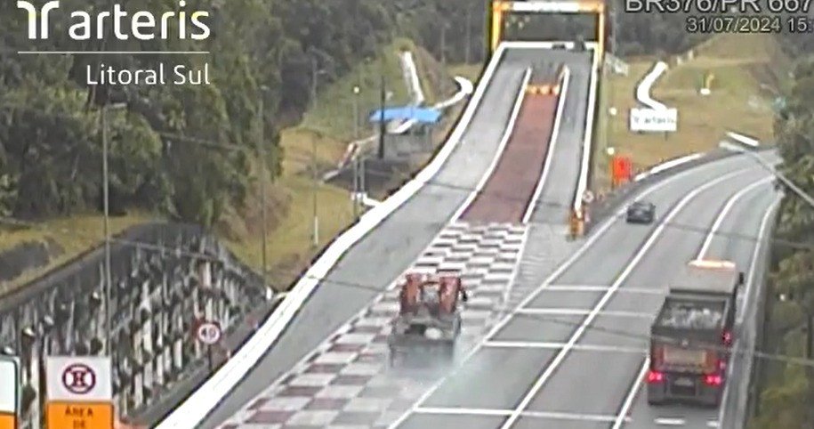 Vídeo: Área de escape evita acidente na BR-376 entre PR e SC