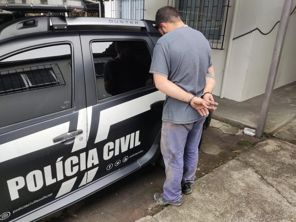 Polícia Civil de Indaial prende homem condenado por estupro