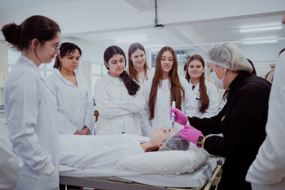 Período de renovações do programa Universidade Gratuita está aberto