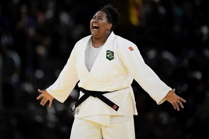 Paris 2024: judoca Beatriz Souza conquista o primeiro ouro brasileiro