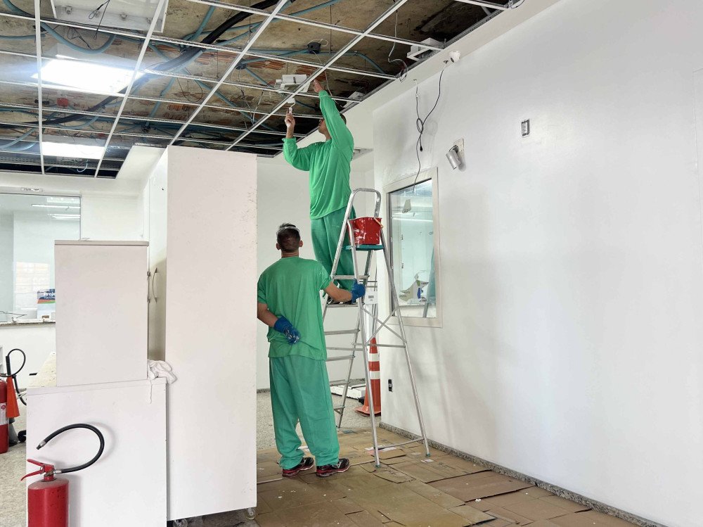 Detentos do sistema prisional de SC trabalham na manutenção de hospitais do estado