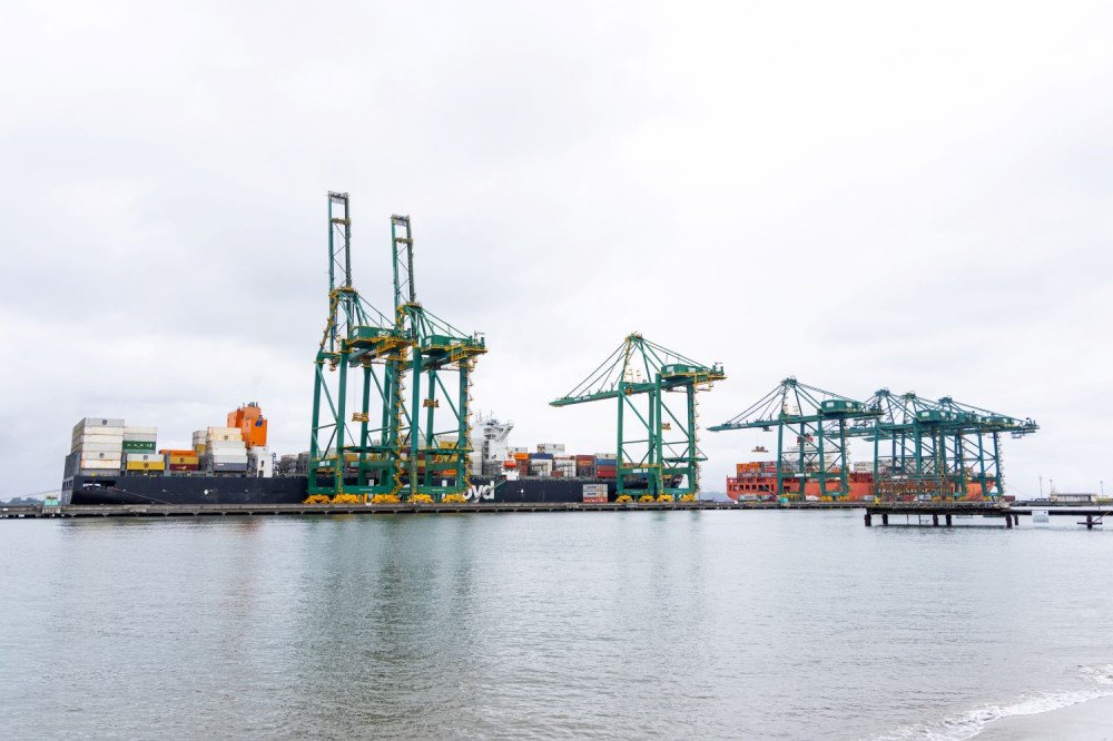 Movimentação de cargas nos portos de SC cresce no primeiro semestre de 2024