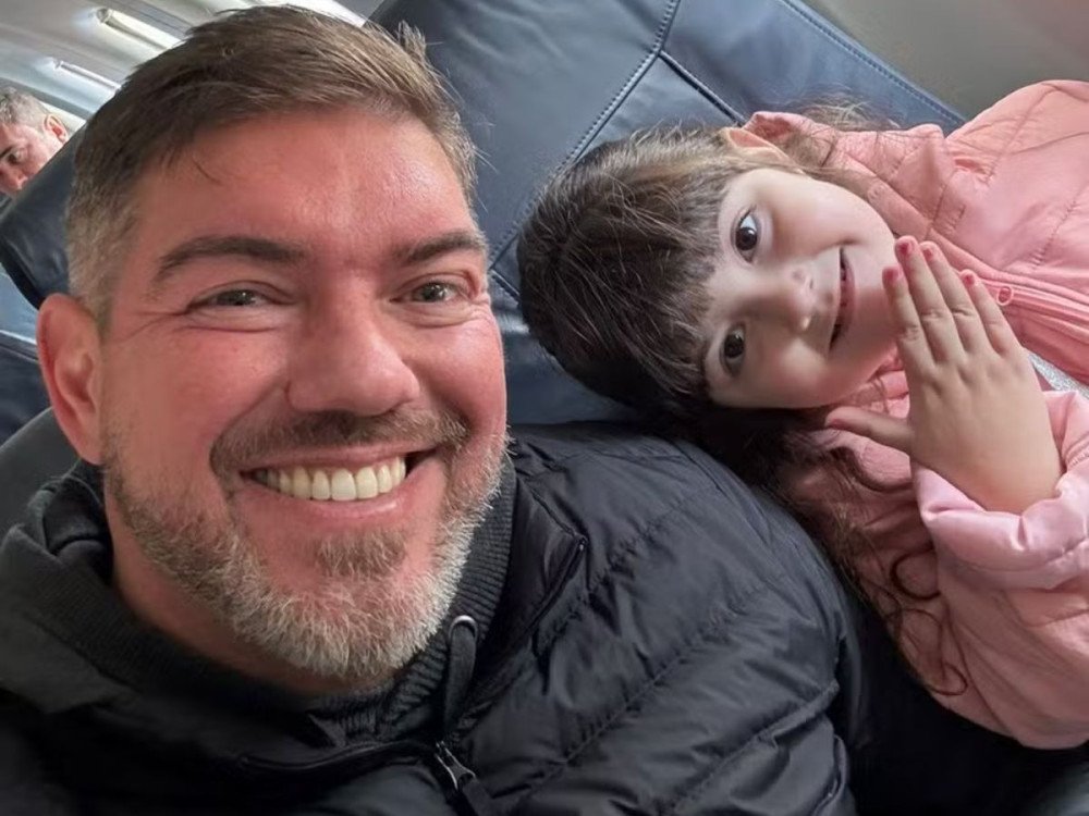 Catarinense e filha de 3 anos que passariam Dia dos Pais em SC estavam em avião que caiu