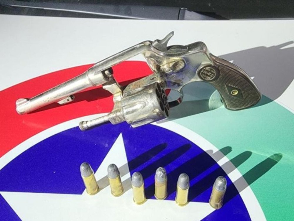 Polícia Militar apreende arma enquanto procurava por celular perdido em Blumenau