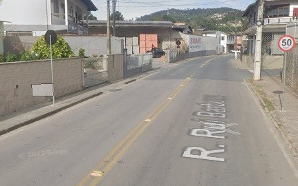 Realização de corrida interdita trecho de rua no bairro Progresso