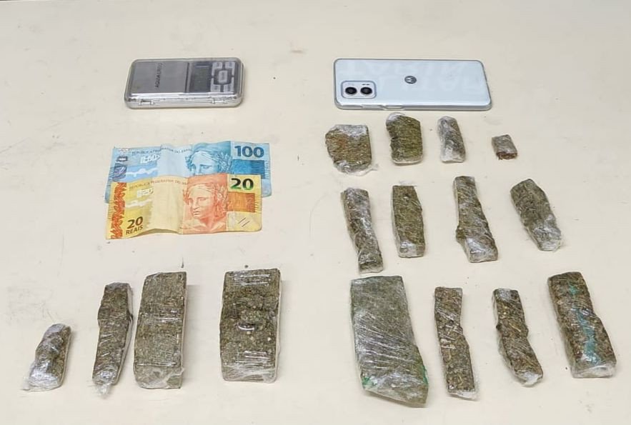 Polícia Militar prende homem por tráfico de drogas no bairro Progresso