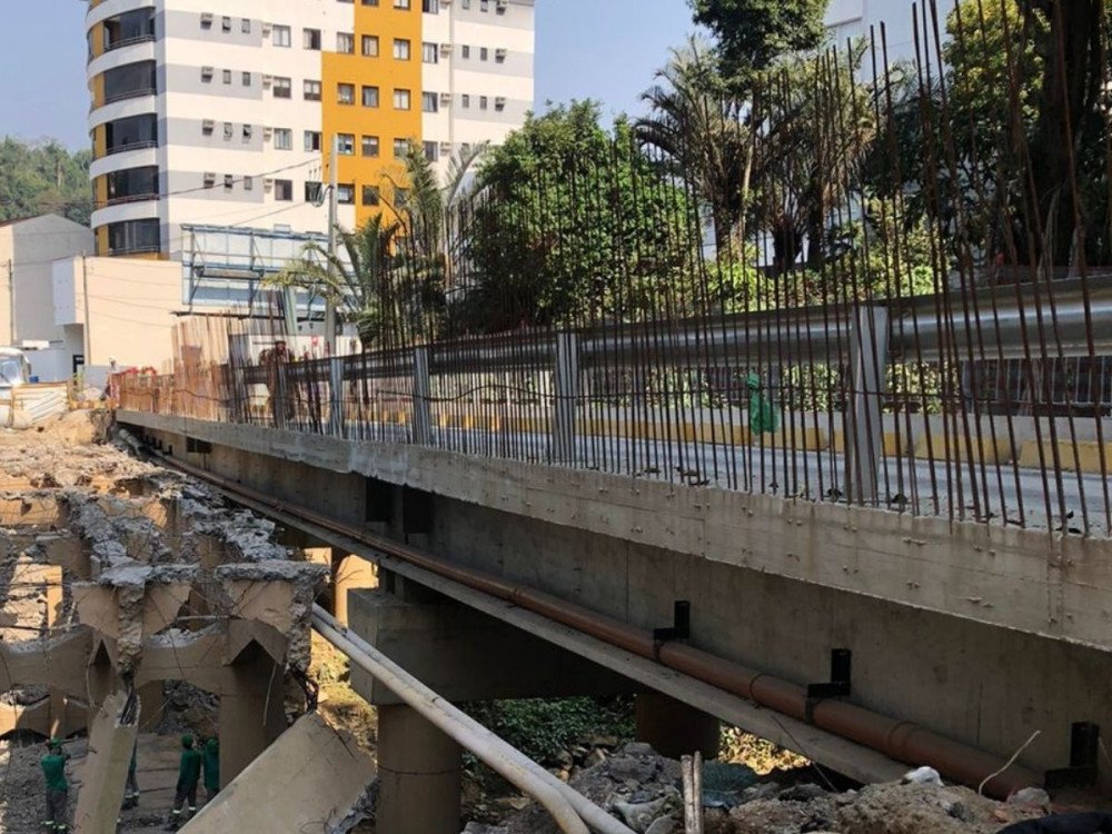 Rua Paraíba ficará interditada nesta sexta-feira para obras na nova ponte