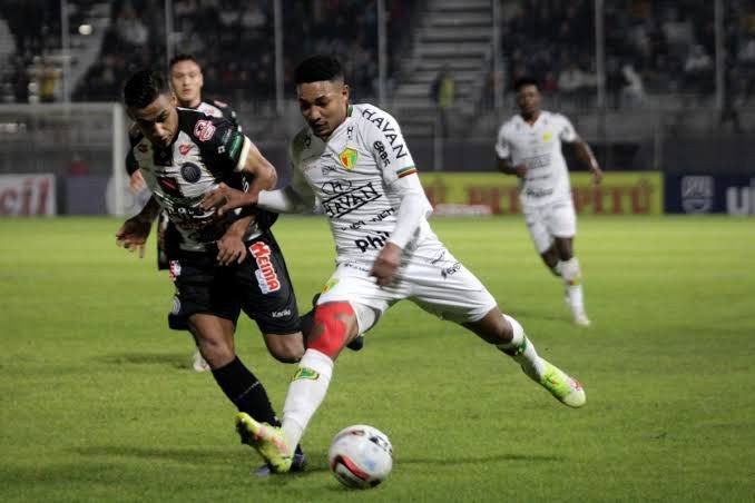 Tentando a segunda vitória consecutiva, Brusque volta a campo pela Série B