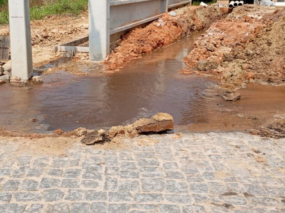 Abastecimento de água em bairro de Gaspar é interrompido devido a rompimento de tubulação