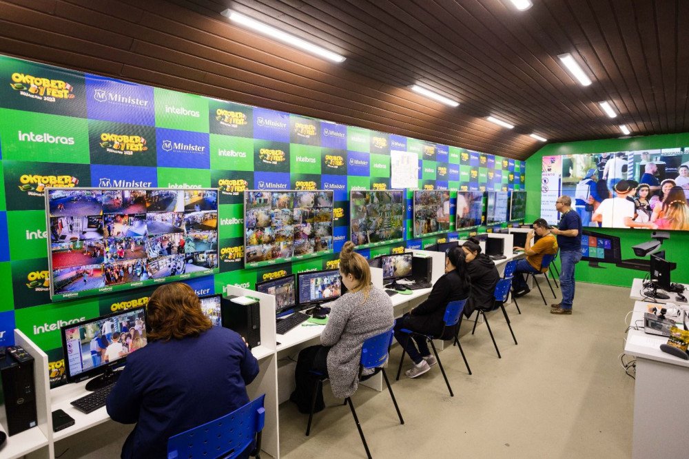 Oktoberfest Blumenau: seleção de vagas da empresa Minister para atuar na festa tem datas definidas