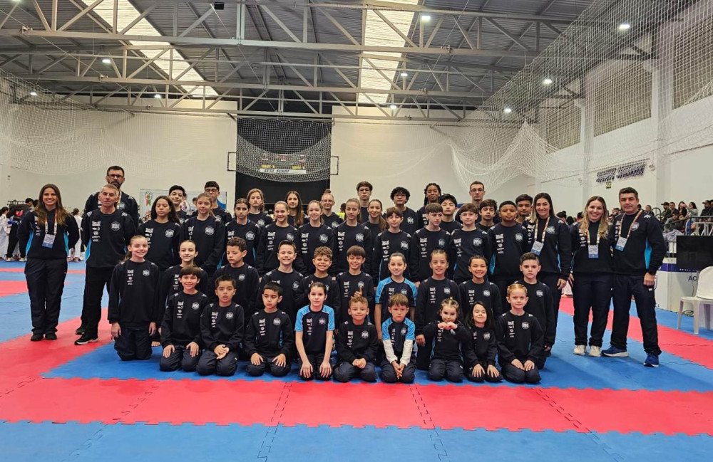 Associação Blumenau de Karate é vice-campeã de etapa do Campeonato Estadual Escolar