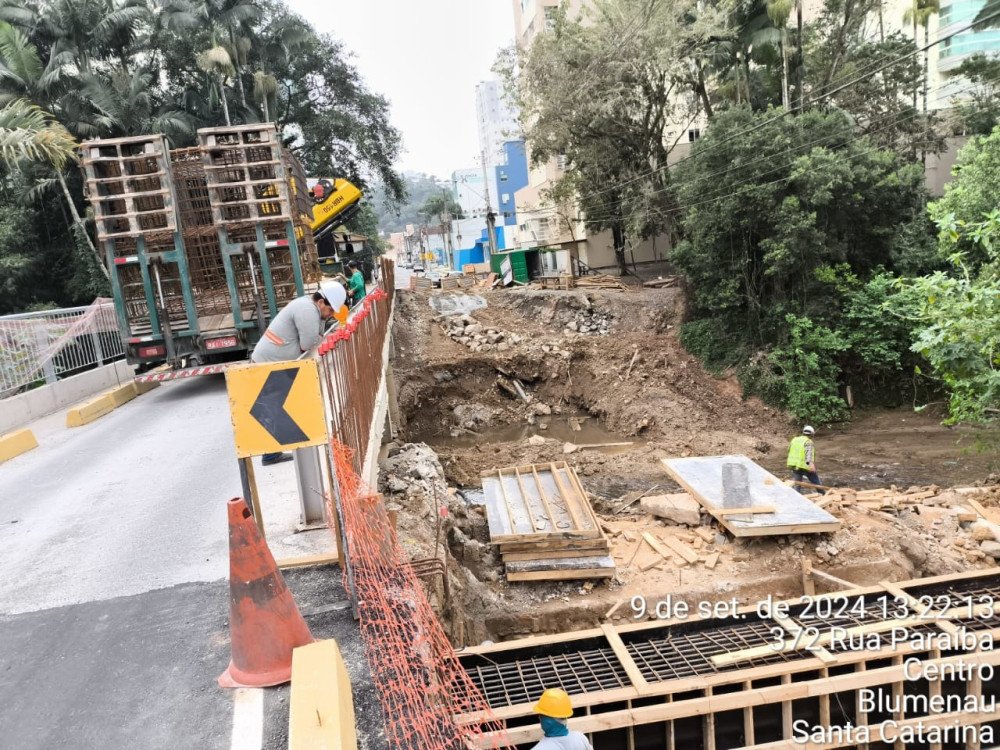 Acesso pela ponte da Rua Paraíba fica interditado na manhã de sexta-feira