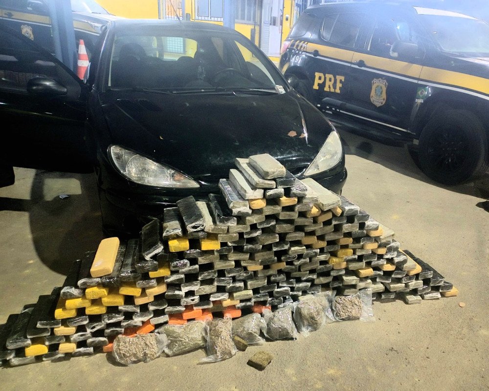 Vídeo: PRF apreende mais de 170 kg de drogas e homem é preso em Rio do Sul