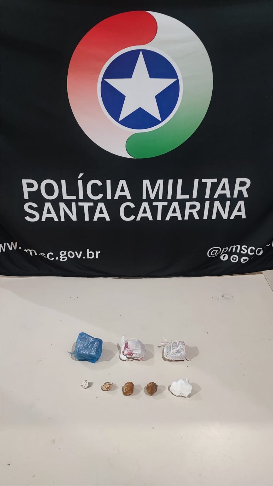 Homem é preso por tráfico de drogas no bairro Progresso, em Blumenau