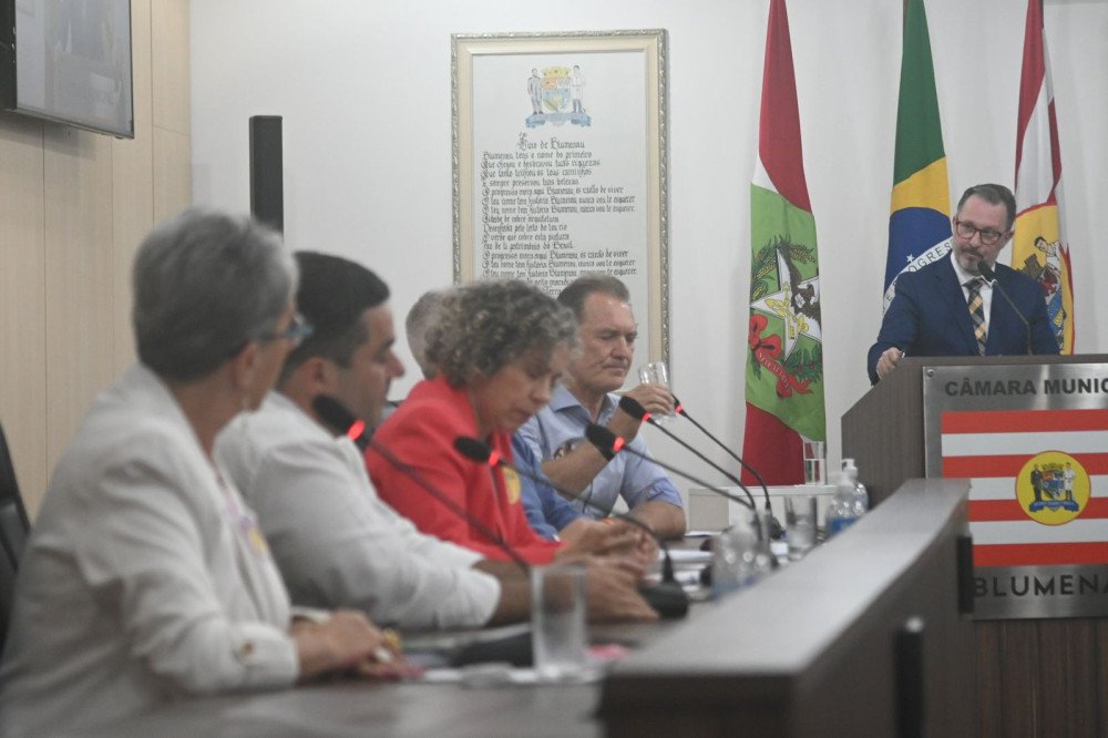 Com perguntas livres, candidatos à Prefeitura de Blumenau debateram ideias no segundo bloco do debate