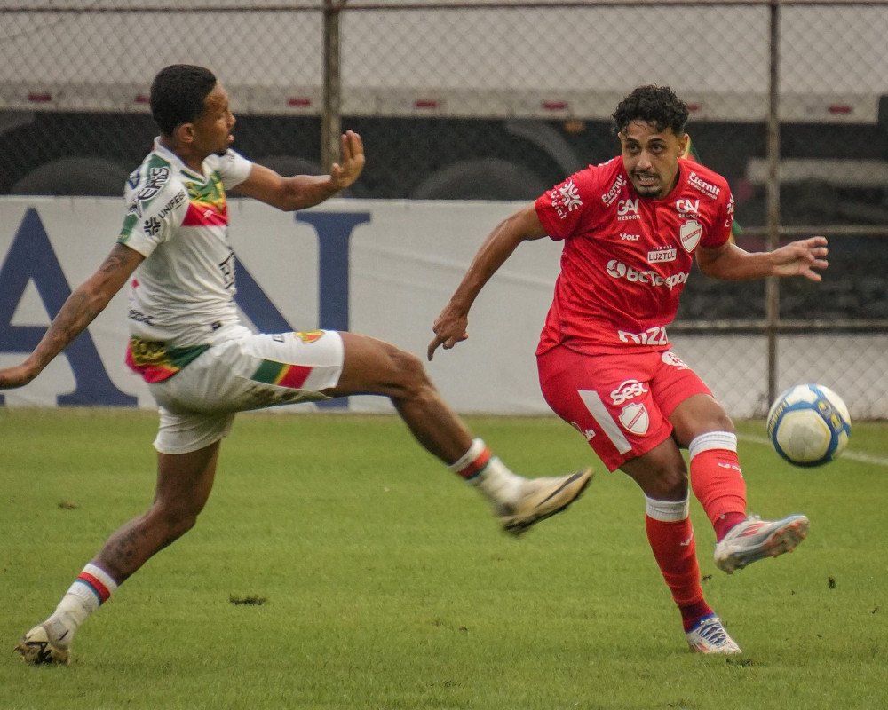 Brusque vence o Vila Nova mas ainda vive situação complicada na Série B