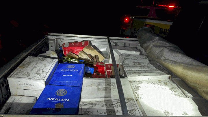 Caminhonete com mais de 460 garrafas de vinho é apreendida na SC-370 em Urubici