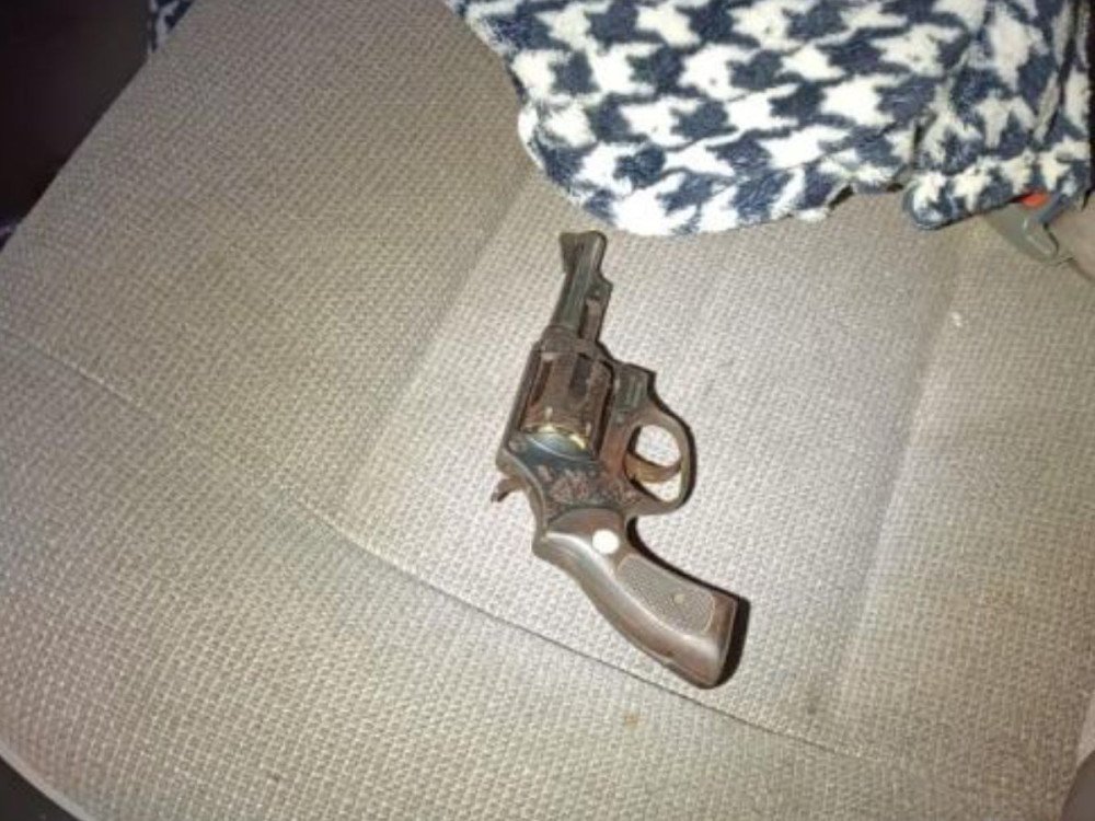 Homem é preso por porte ilegal de arma em Blumenau após abordagem policial