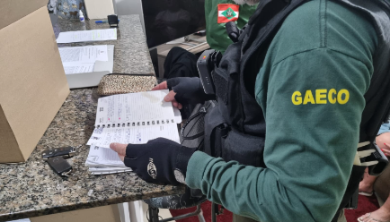 Operação Anúncio Fake: Polícia Civil desmonta esquema de golpes em aluguéis de temporada em SC