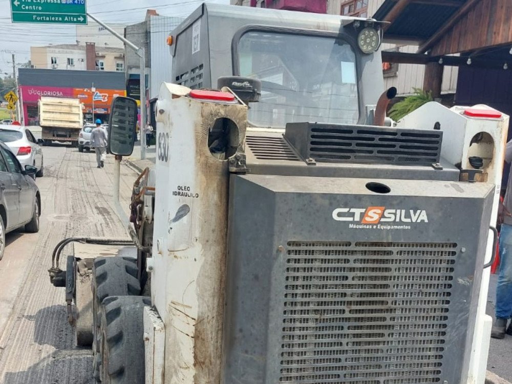 Trabalhador sofre fratura exposta após ficar com perna presa em máquina no bairro Fortaleza