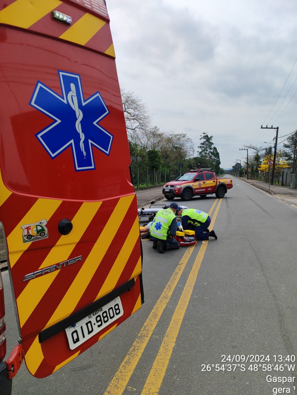 Adolescente é atropelado por carro em Gaspar; motorista foge sem prestar socorro