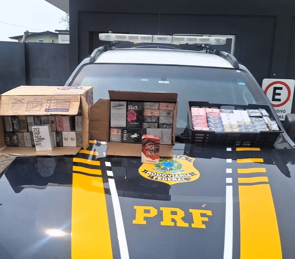 Mais de 150 perfumes falsificados são apreendidos na BR-282 em Rancho Queimado