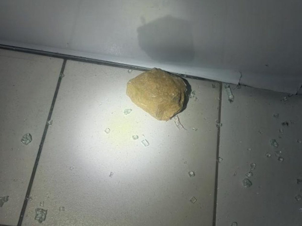 Supermercado tem porta quebrada e produtos furtados durante a madrugada em Blumenau