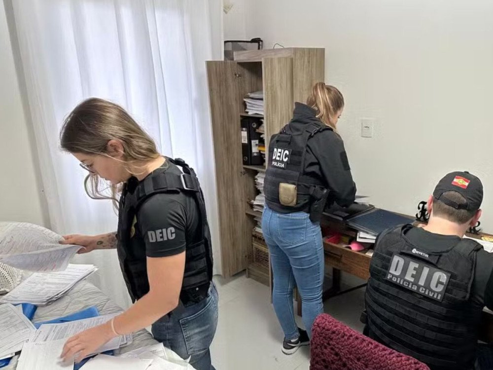 Blumenau está entre as cidades onde operação contra fraudes em licitações cumpre mandados de prisão e apreensão
