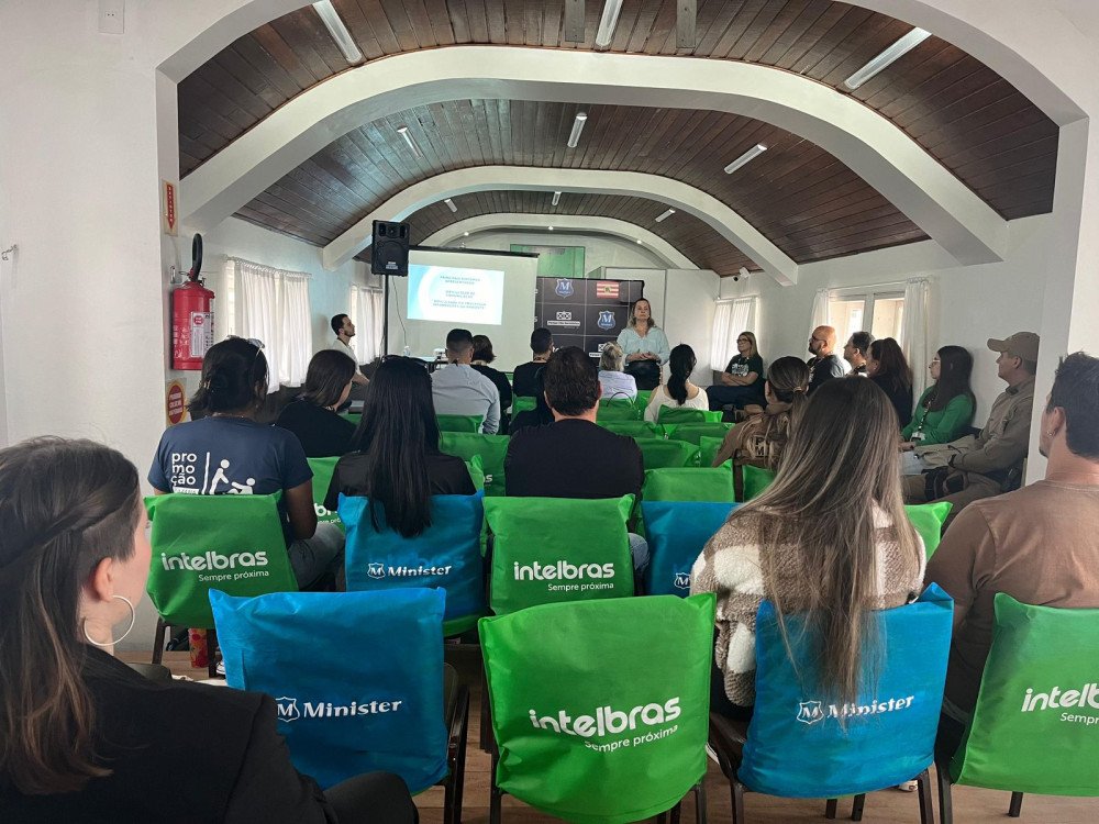 Oktoberfest Blumenau: Organização da festa participa de treinamento sobre o Transtorno do Espectro Autista