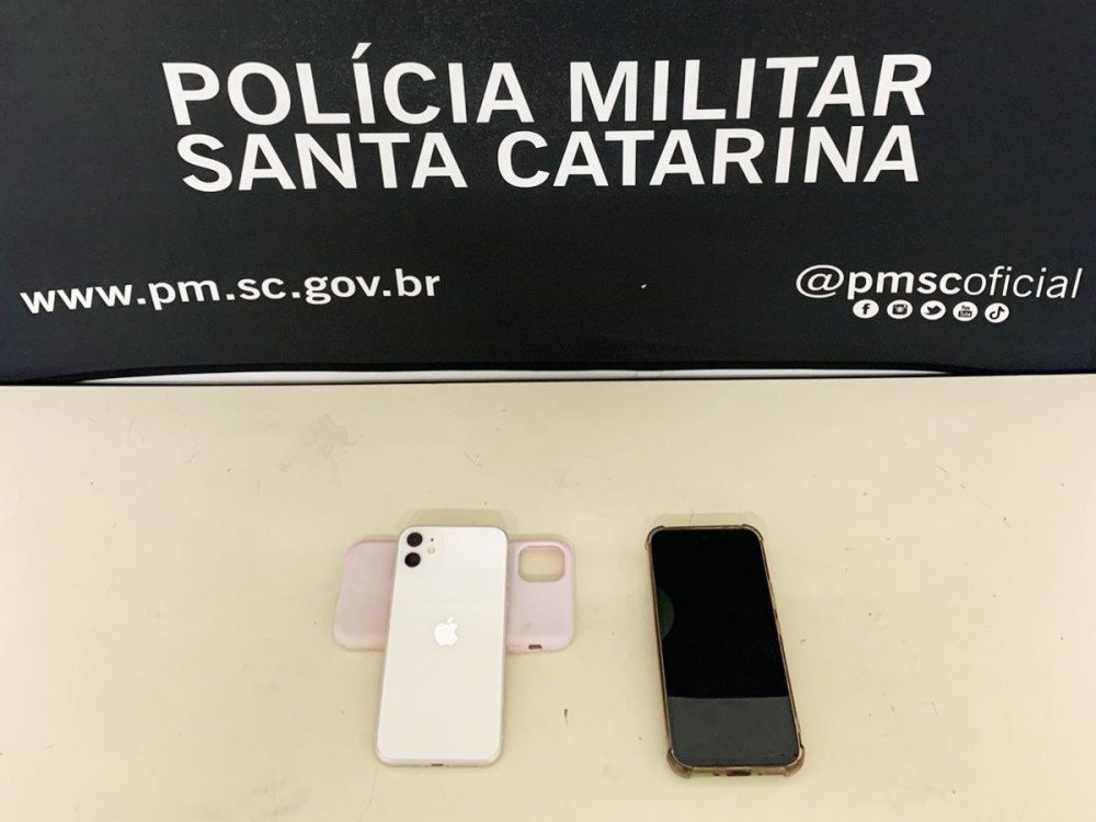 Três pessoas são presas por roubo de celular no bairro Itoupavazinha