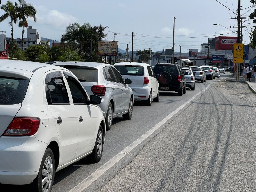 Eleições 2024: bairro Itoupava Central sofre com trânsito intenso durante a manhã deste domingo