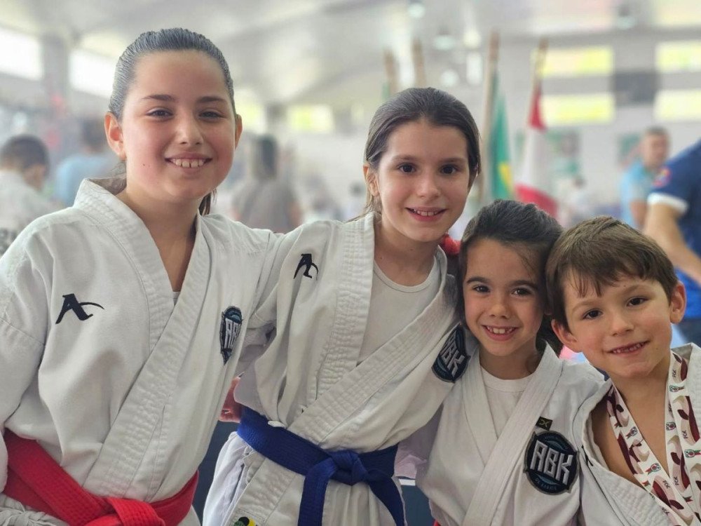 Associação Blumenau de Karate se torna campeã do Campeonato Estadual Escolar
