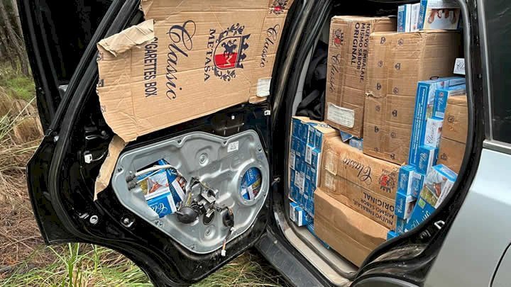 Operação conjunta apreende 50 mil maços de cigarros contrabandeados em Caçador