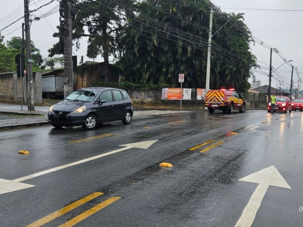 Mulher fica ferida após ser atropelada em Blumenau