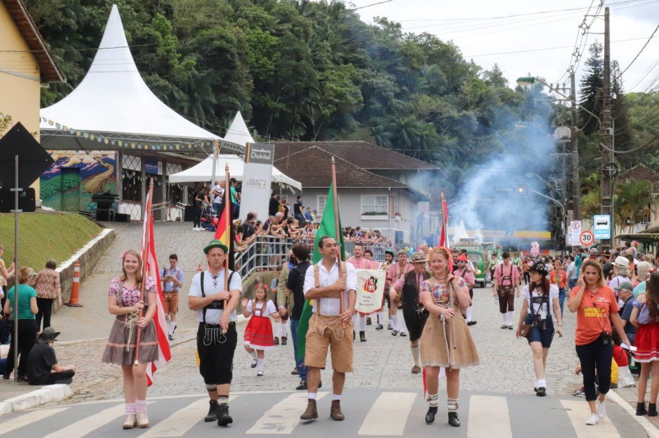 Oktoberfest Blumenau: Desfile na Vila Itoupava será neste domingo