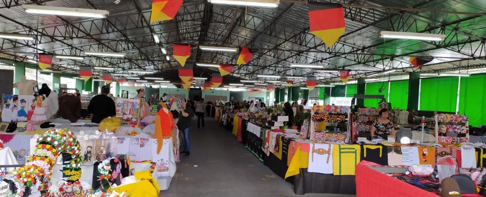 Feira Livre de Blumenau realiza edição especial durante a Oktoberfest; confira a programação