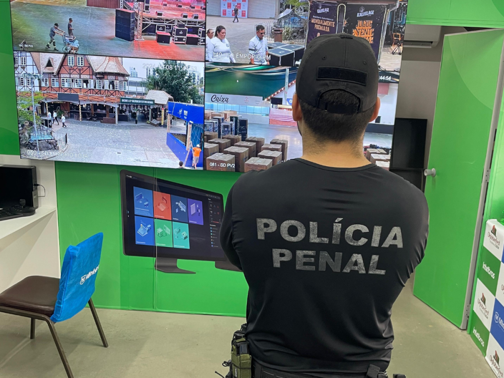 Oktoberfest Blumenau: segurança é reforçada pela Polícia Penal com sistema de monitoramento eletrônico