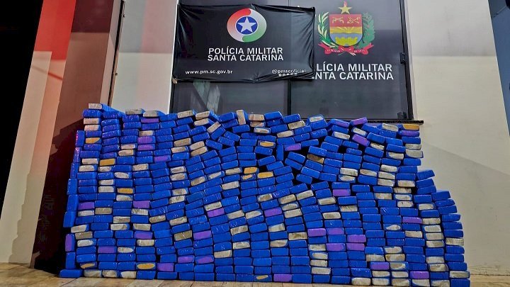 Quase 400 kg de maconha são apreendidos em carro no Oeste de SC