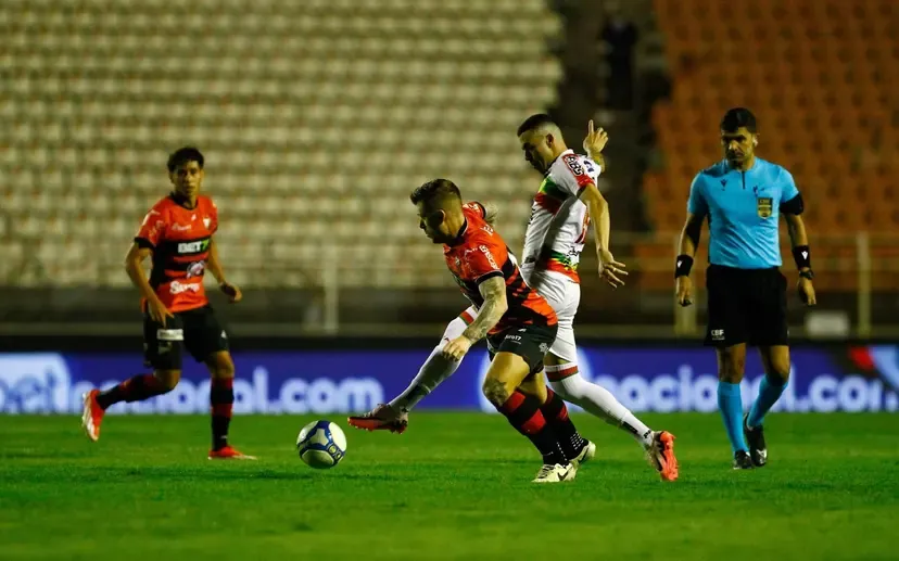 Brusque recebe o Ituano em confronto direto contra o rebaixamento da Série B